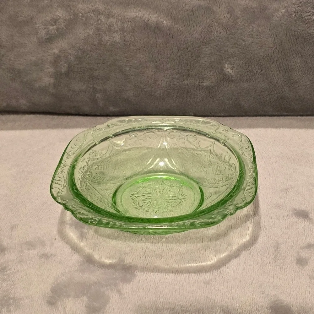 Vintage Federal Madrid Green Uranium Depression Glass 5